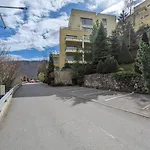 14 شقة *