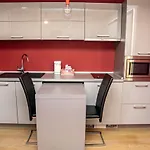 14 شقة